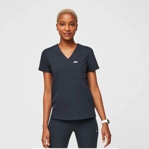 Figs Catarina One-Pocket Scrub Top in Dark Harbour Size XS